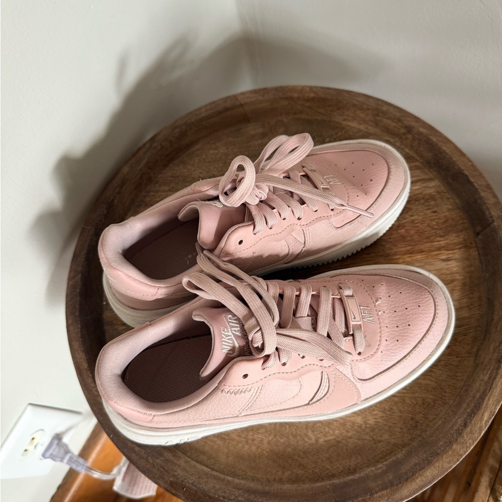Nike Air Force 1 Women's sneakers in Soft Pink - Picture 3 of 6